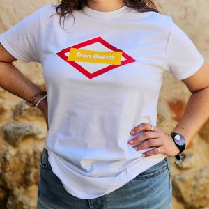 Camiseta tren burra con diseño irónico tipo metro y referencia al transporte rural tradicional.